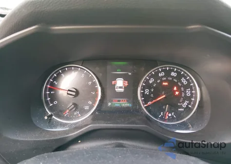 2019 Toyota Rav4 Le z USA, uszkodzony, nr VIN 2T3F1RFV0KW054010